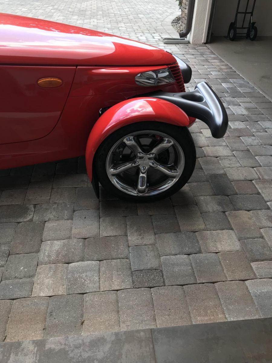 Детали экстерьера Plymouth Prowler 1999 года  (фото 24 из 66)